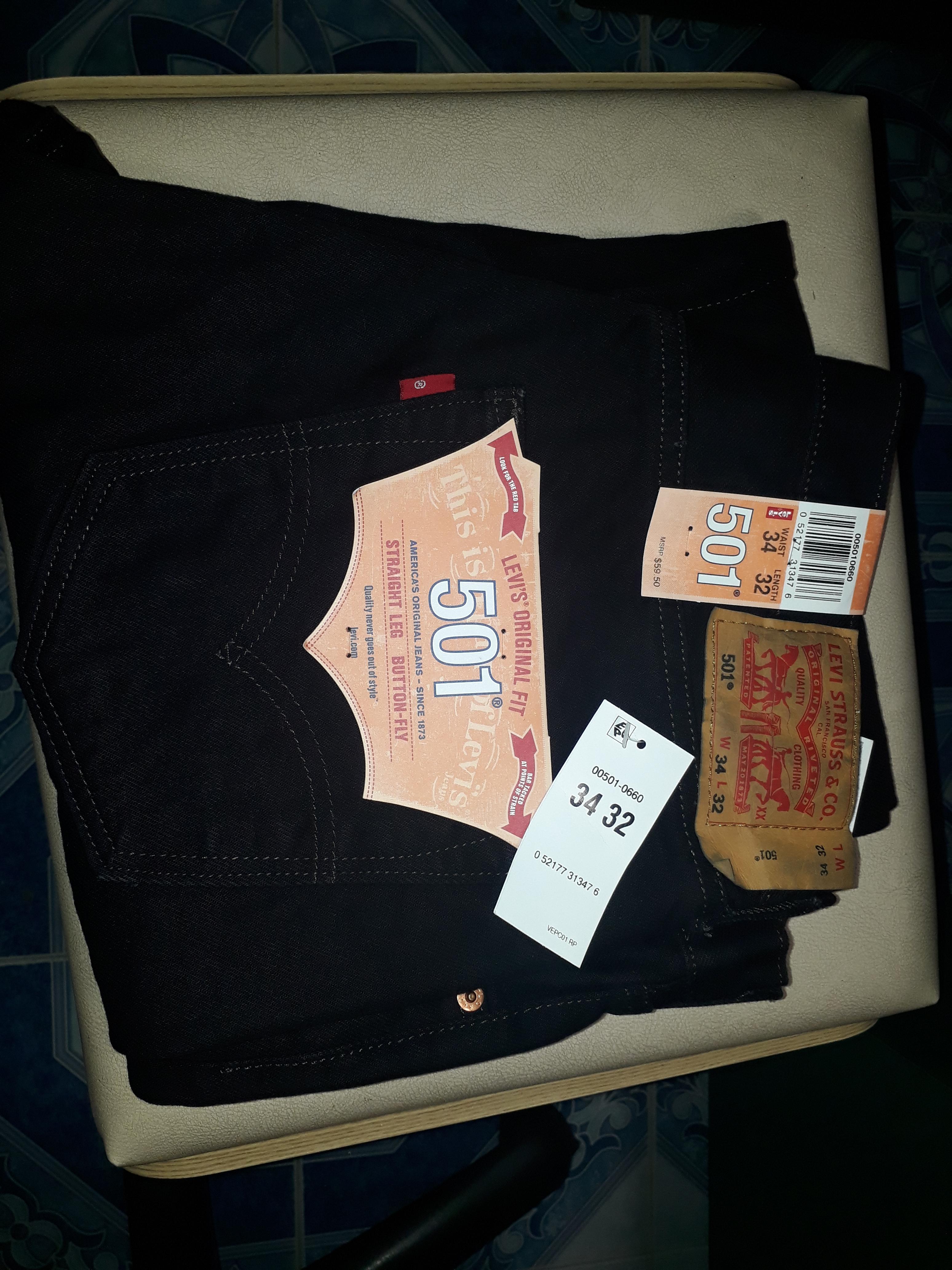 ซุปเปอร์แบล็ค Levi's 501 เข้าไปเลือกชมขนาดครับ