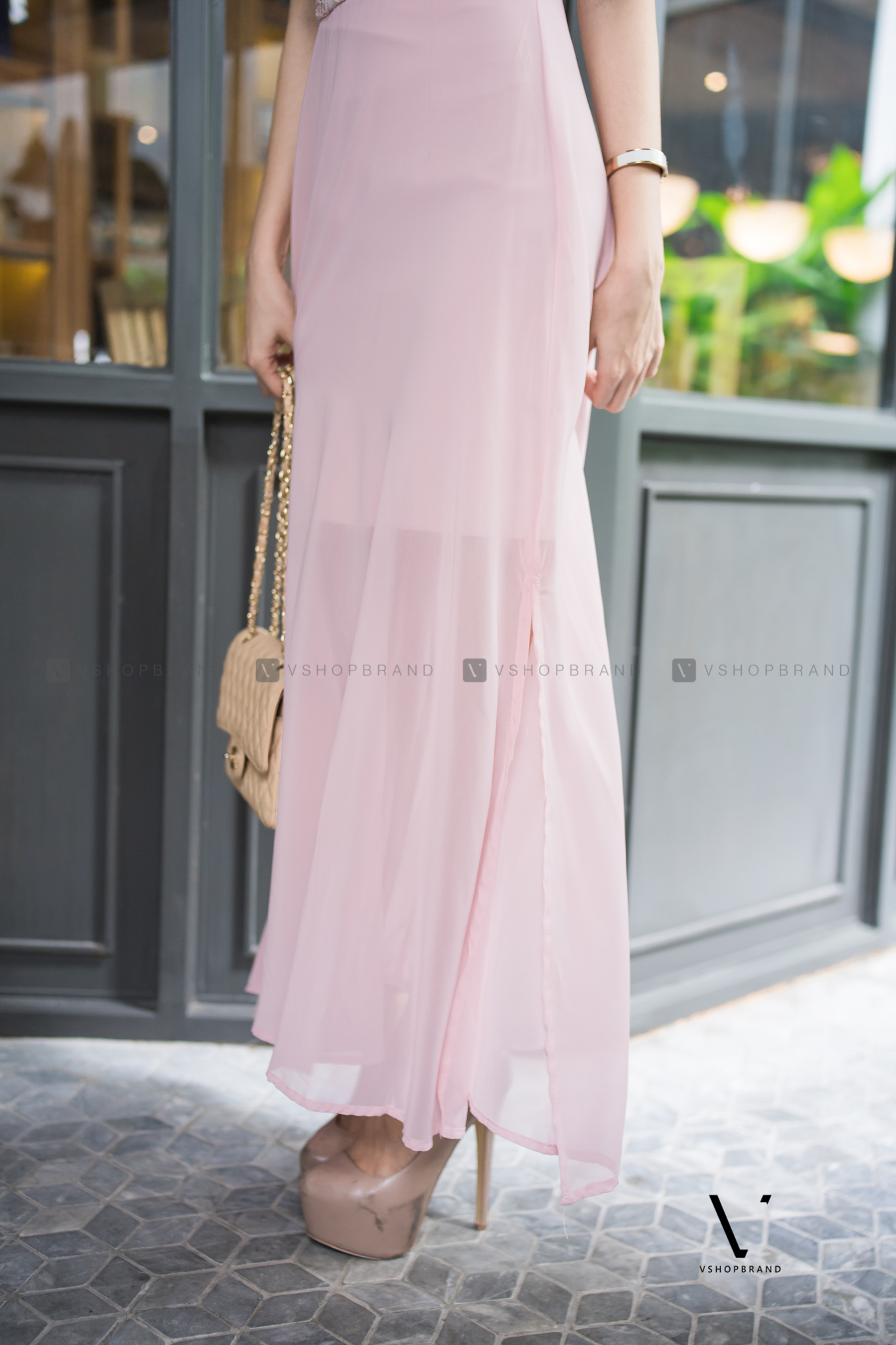 ชุดเดรสยาวสีเทา แนวสวยหวาน ดูดี