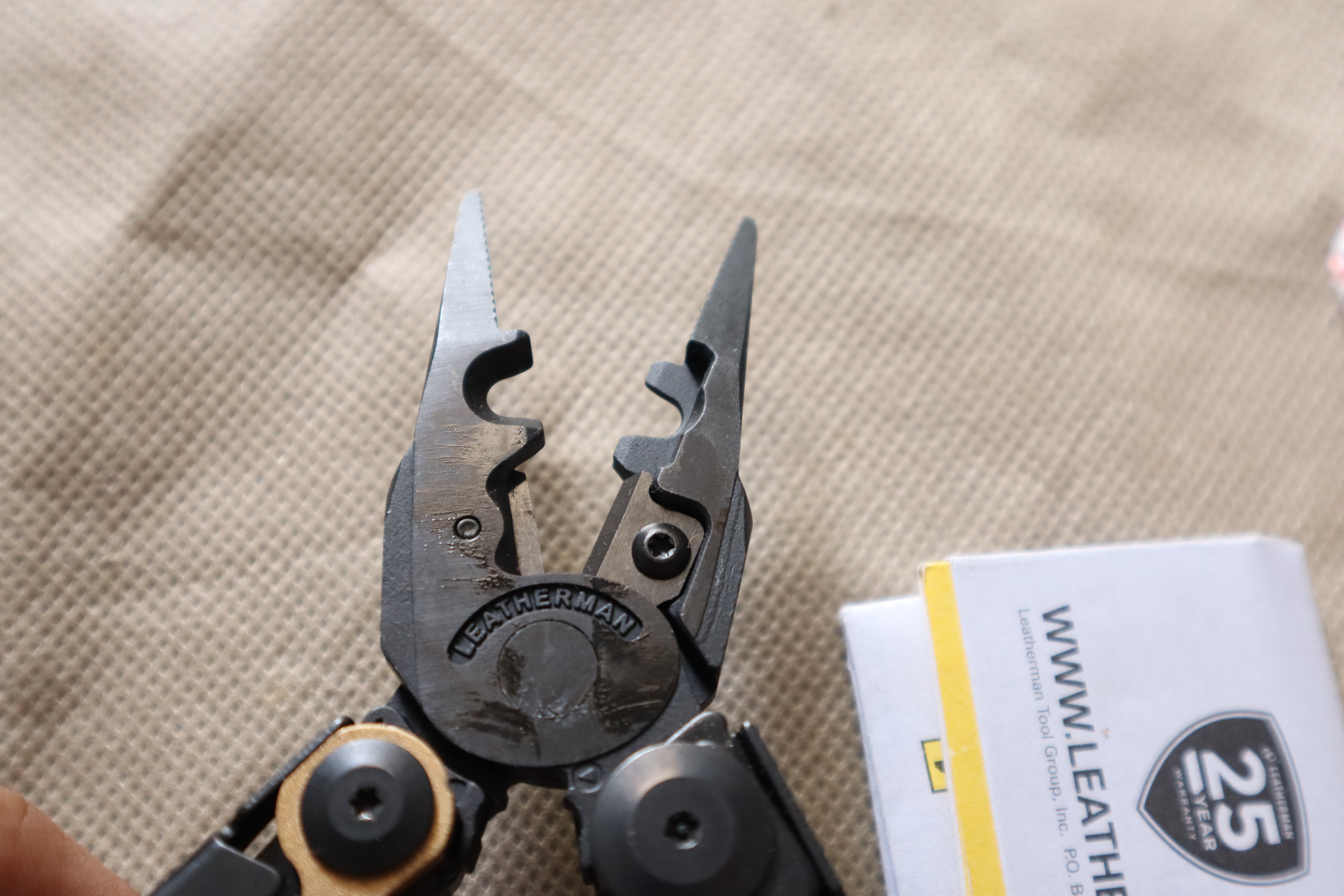 Leatherman MUT EOD Black Tactical Multi-Tool w Molle Sheath(ใหม่เก่าเก็บ)