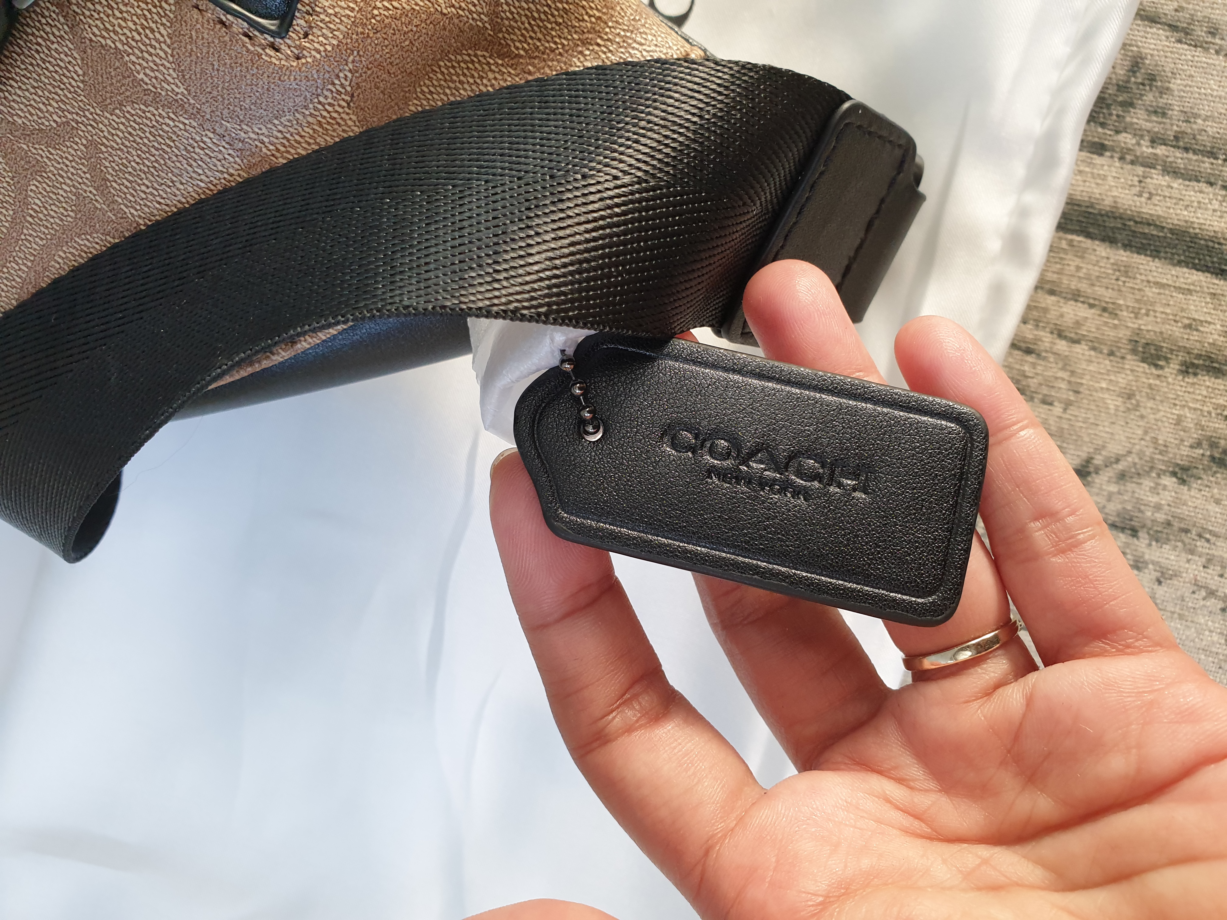 COACH WARREN BELT BAG IN SIGNATURE CANVAS (COACH F78777)