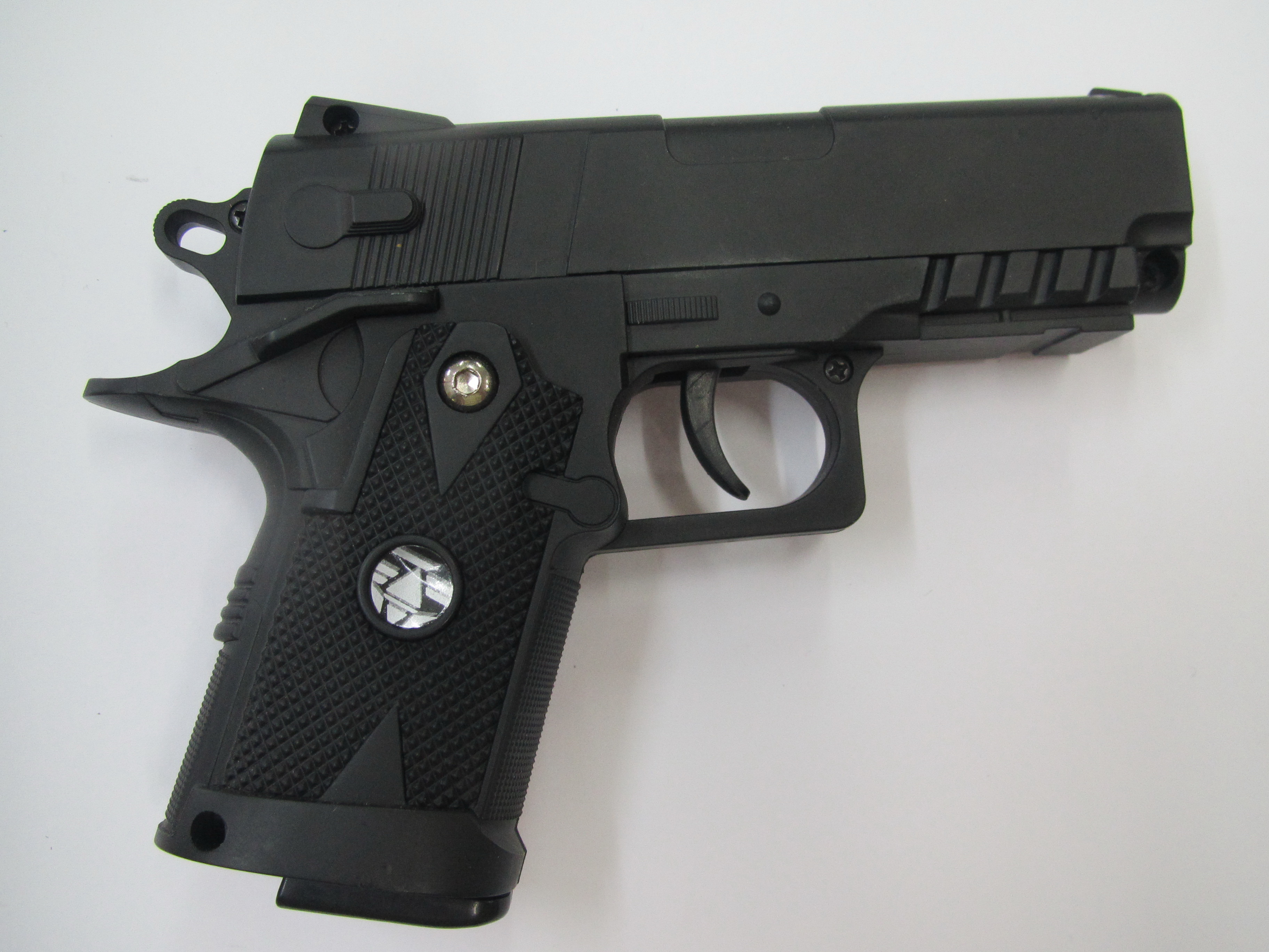 ปืนสั้นอัดลม