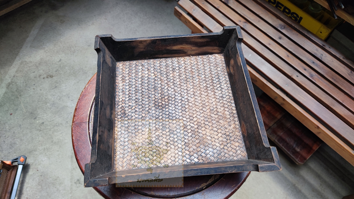 ถาดไม้เก่า