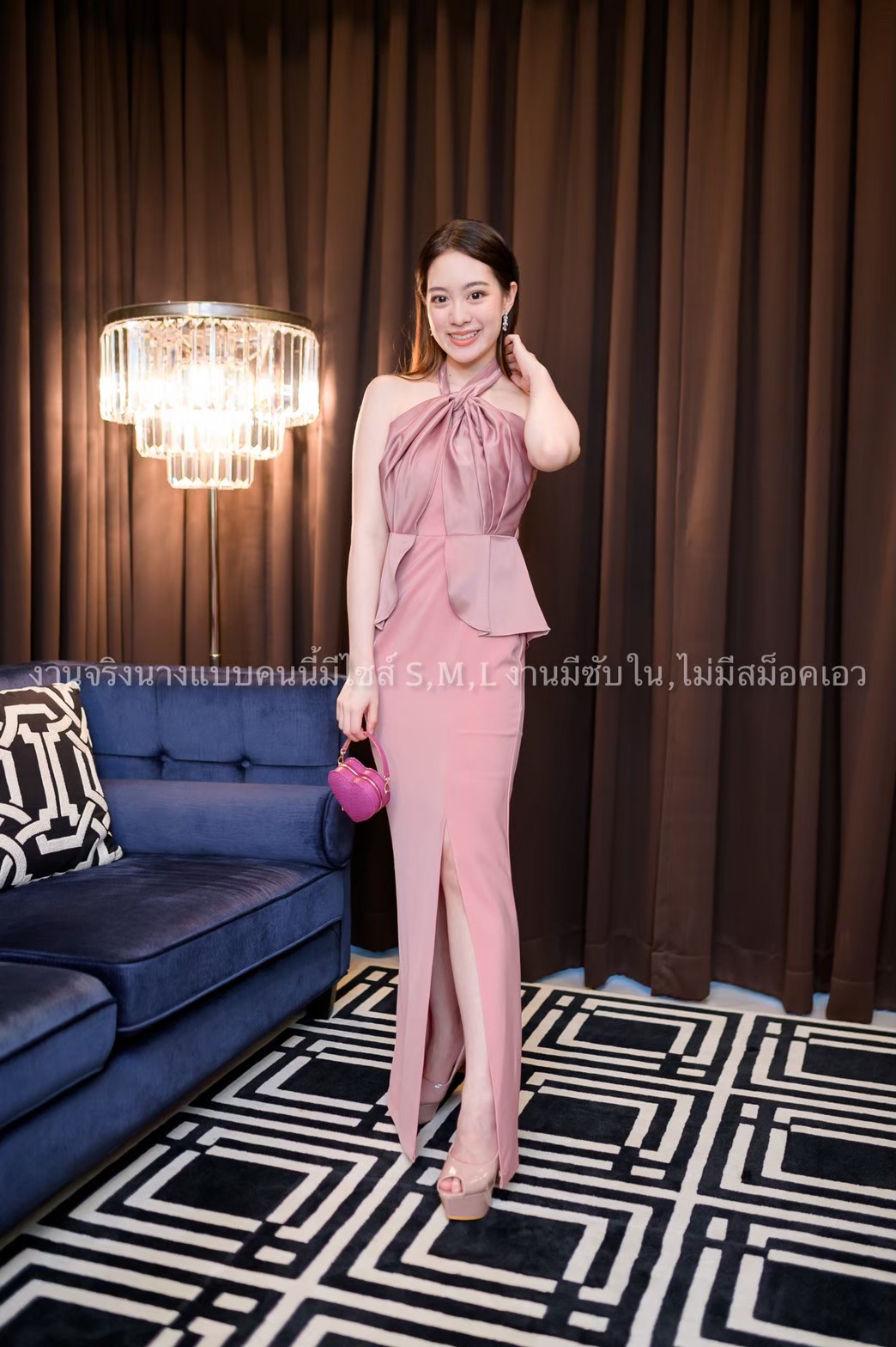 ชุดราตรี ชุดออกงาน ชุดไปงานแต่งงานสีชมพู เดรสยาวออกงานคล้องคอผูกโบว์ เอวระบาย ลุคเรียบหรูดูดี