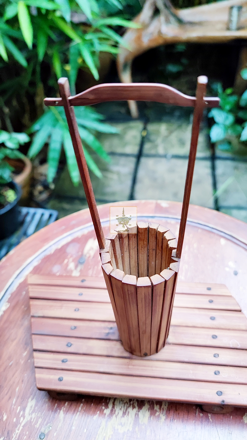 งานไม้ บ่อน้ำโบราณ