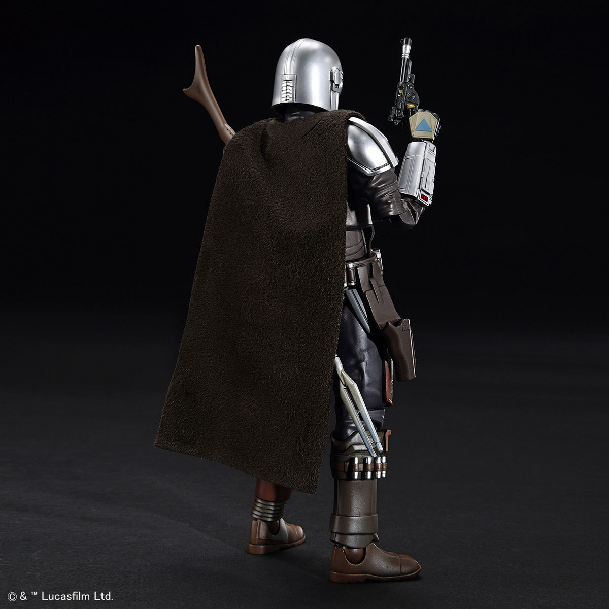 BANDAI STAR WARS 1/12 THE MANDALORIAN BESKAR ARMOR SILVER COATING สตาร์ วอร์ พลาสติก โมเดล VCA GUNDAM