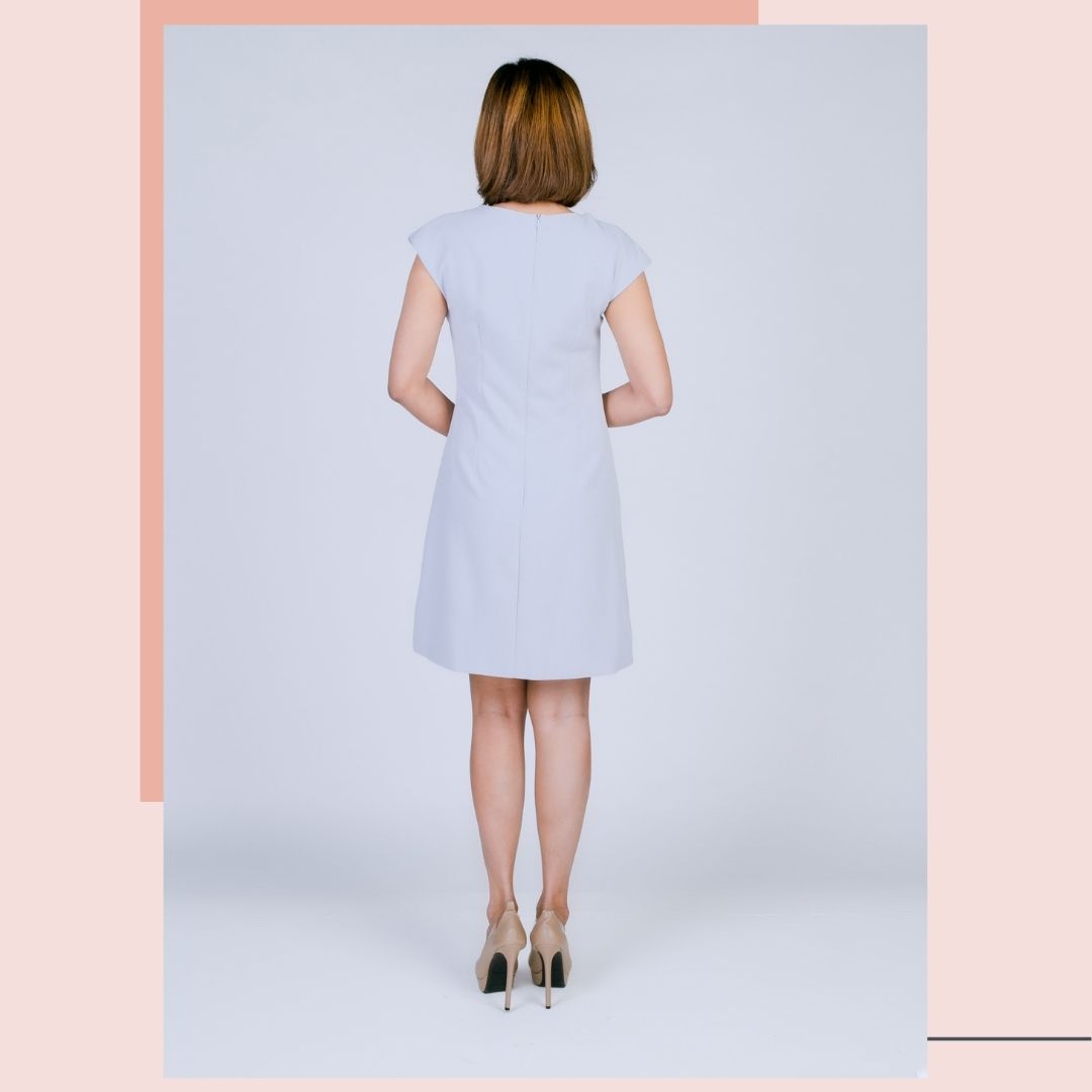 ชุดเดรสสั้นสีเทา สไตล์เรียบๆ สวยดูดี ใส่ทำงาน ใส่ไปงานได้