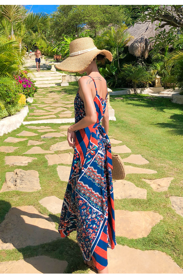 ชุดไปทะเล เดรสเที่ยวทะเล เดรสยาวสีน้ำเงินพิมพ์ลายโบฮีมเียน แฟชั่นแต่งตัวไปทะเลน่ารักๆ