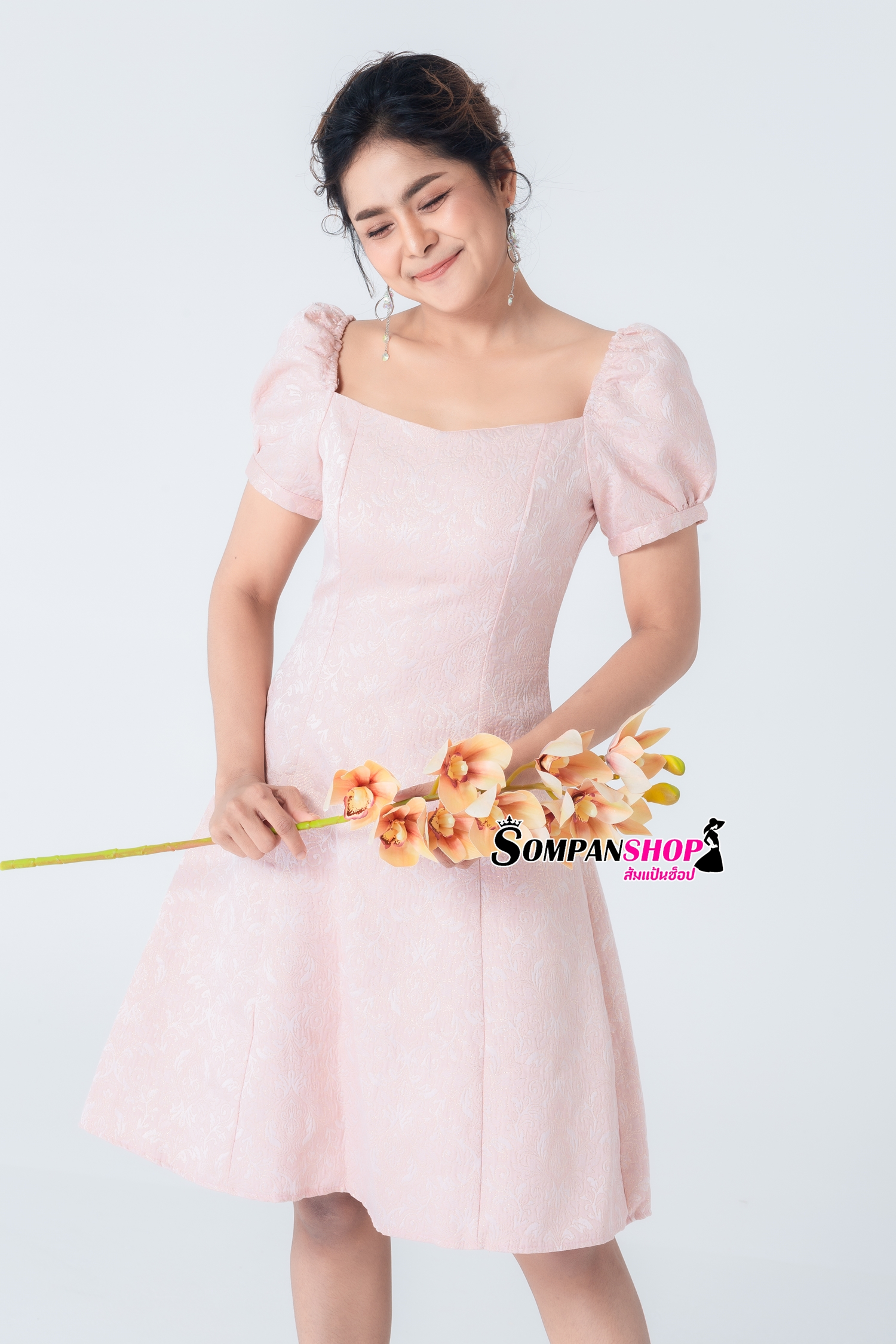 ชุดออกงานสั้นสีชมพู แขนตุ๊กตา เรียบหรูดูแพง สวยดูดี ใส่ออกงานราตรี ไปงานแต่งงาน งานเลี้ยง งานบายเนียร์