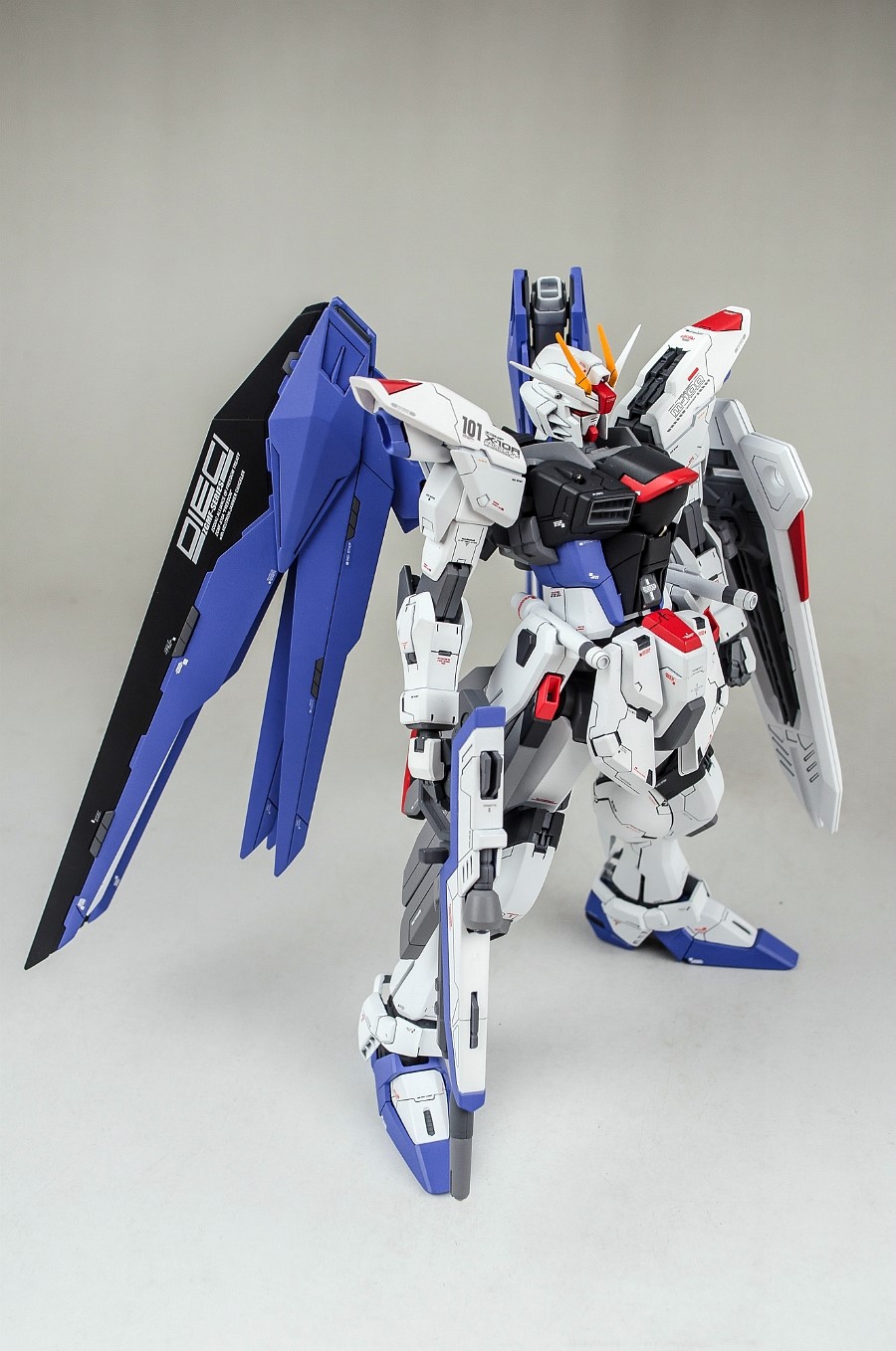 MG 1/100 FREEDOM GUNDAM | Painted Build by mushuwyou