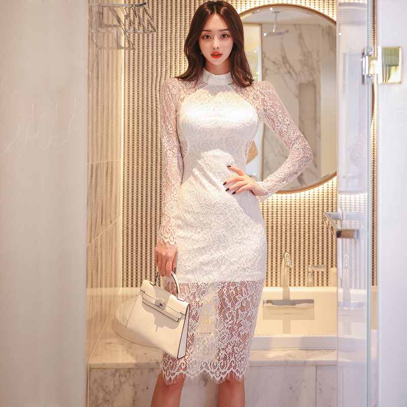 เดรสลูกไม้สีขาวใส่ไปทะเล