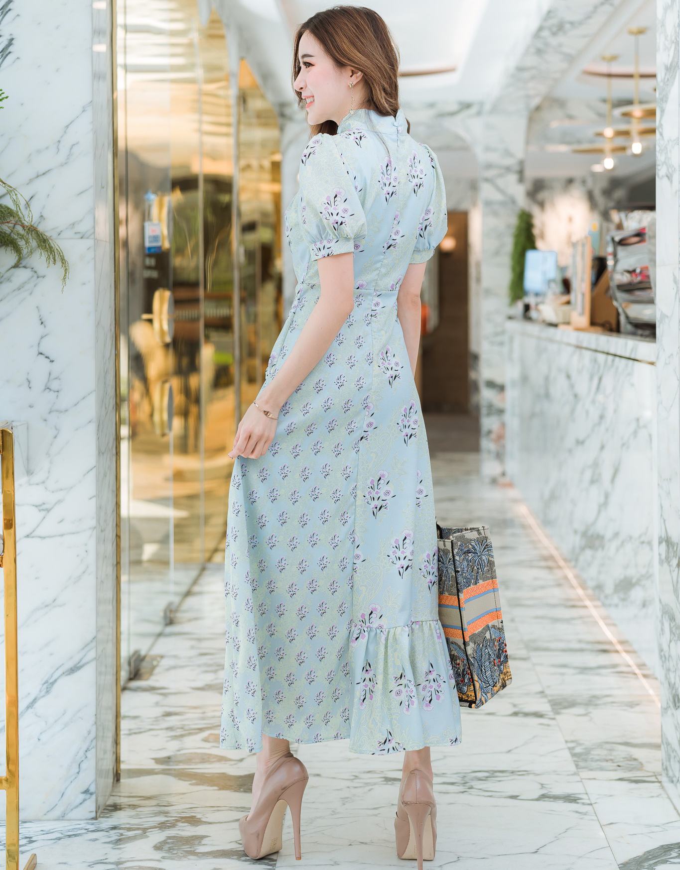 ชุดเดรสยาวลายดอกไม้ สี : ชมพู,ฟ้า