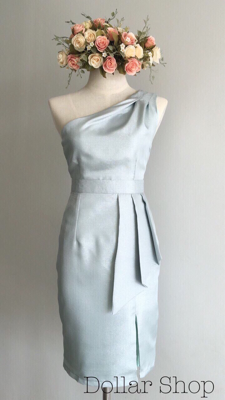 กระโปรงออกงานสีเขียว ทรงดินสอ แต่งระบายจีบเรียบ