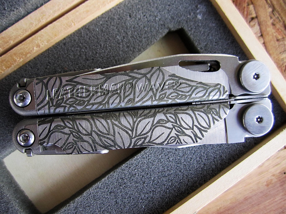 คีม Leatherman WAVE ยิงเลเซอร์แกะลาย