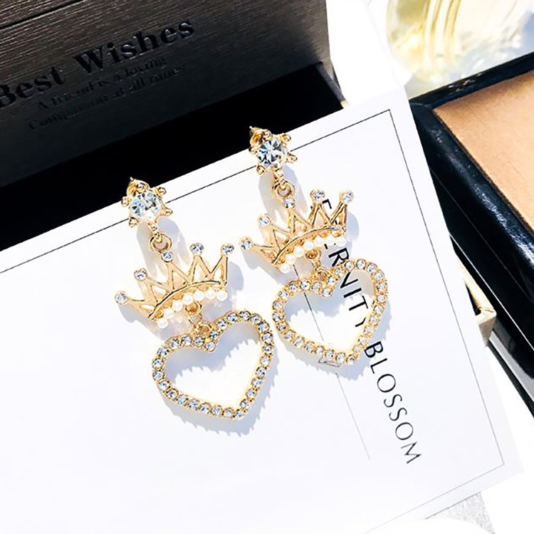 ตุ้มหู/ต่างหูยาวมงกุฎหัวใจสีทอง สวยเก๋ น่ารัก