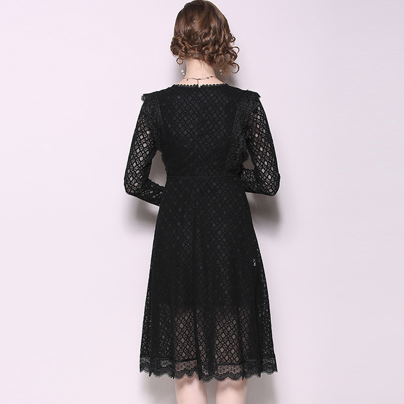 ชุดเดรสสั้นสีดำ ผ้าลูกไม้ แขนยาว แนวเรียบร้อย สวยหวาน ใส่ดูดีสวยสุภาพ