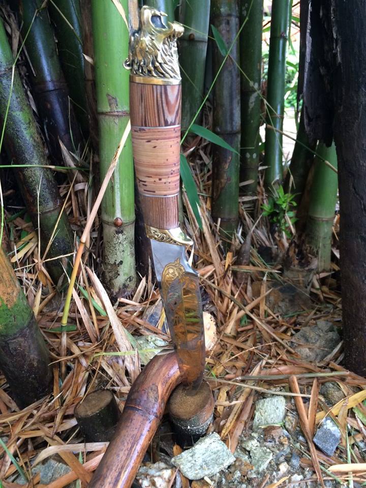 มีดรัสเซียเหล็ก D2 (R9)