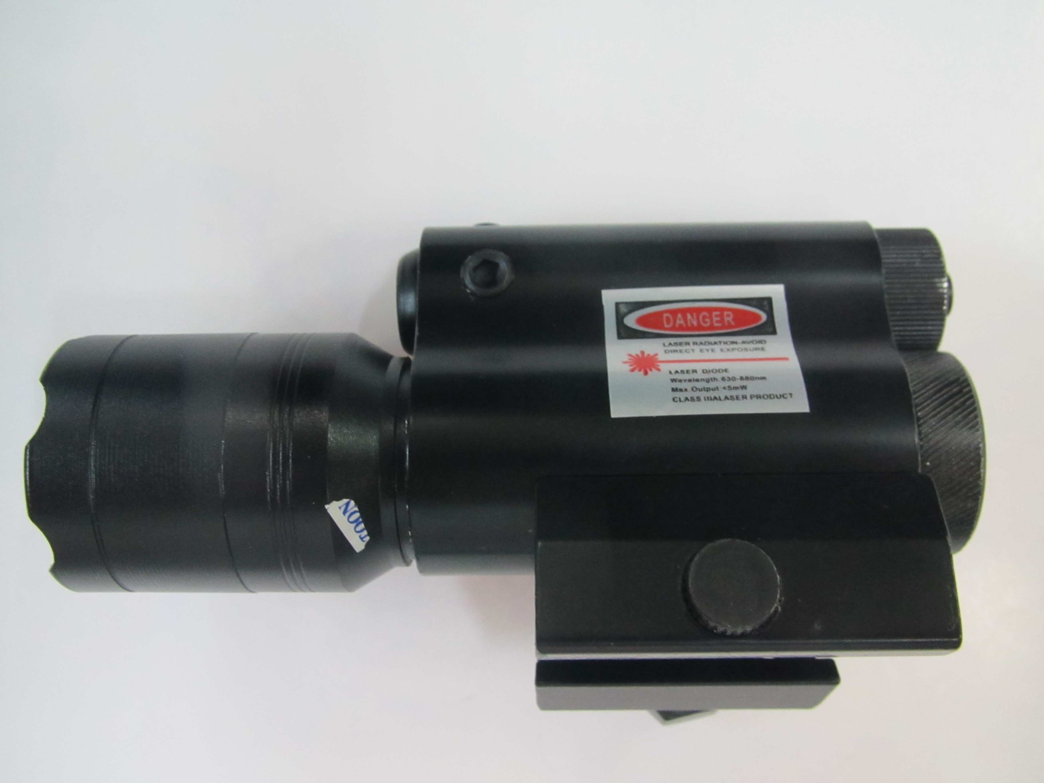 ไฟฉายพร้อมเลเซอร์