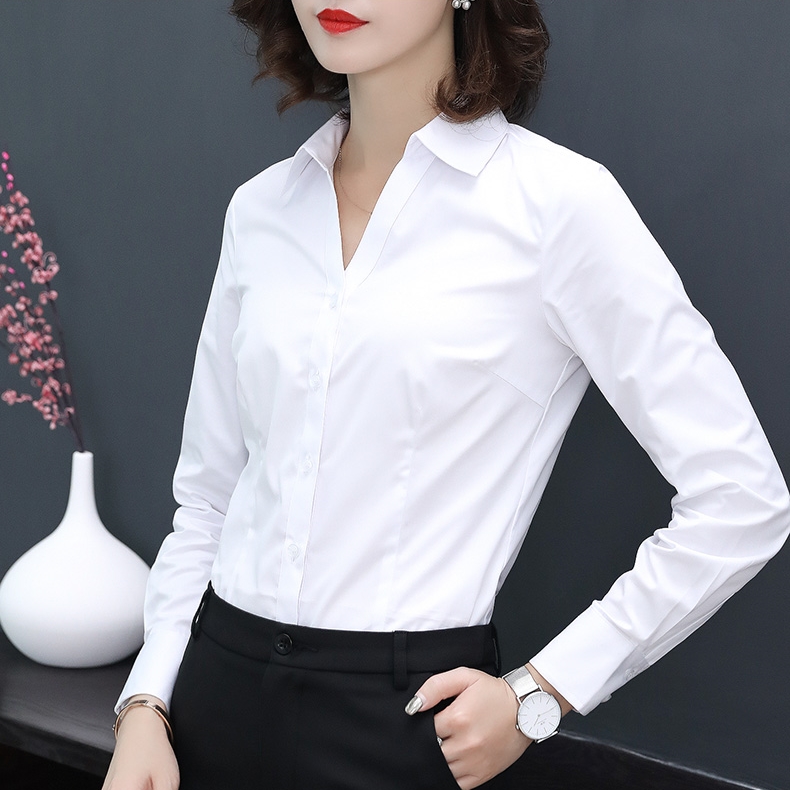 เสื้อเชิ้ตผู้หญิงสีขาว คอเชิ้ต แขนยาว กระดุมหน้า ทรงเข้ารูป