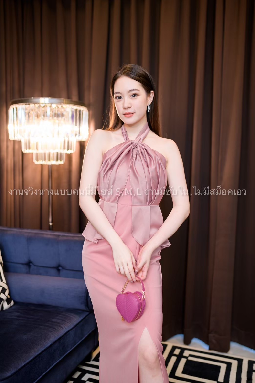 ชุดราตรี ชุดออกงาน ชุดไปงานแต่งงานสีชมพู เดรสยาวออกงานคล้องคอผูกโบว์ เอวระบาย ลุคเรียบหรูดูดี