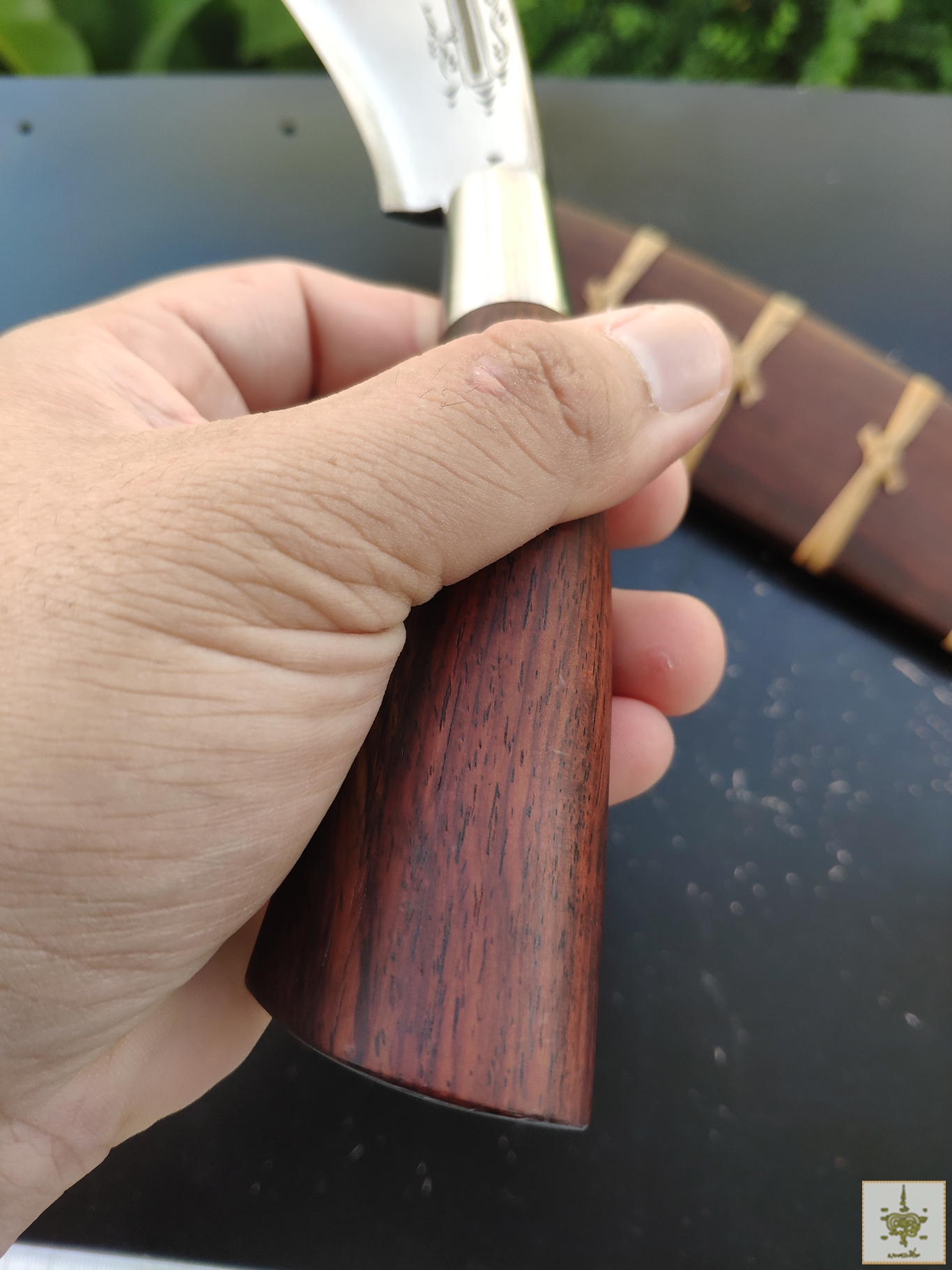 มีดเหน็บ หุบกระทิง