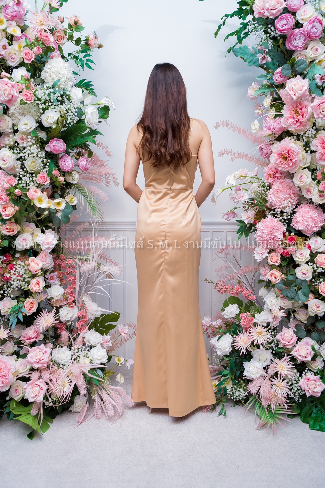 ชุดไปงานแต่งงานสีทอง สายเดี่ยว เอวจีบข้าง แนวเรียบหรู สวยดูดี ใส่ไปงานแต่งงาน ชุดออกงาน ชุดราตรี