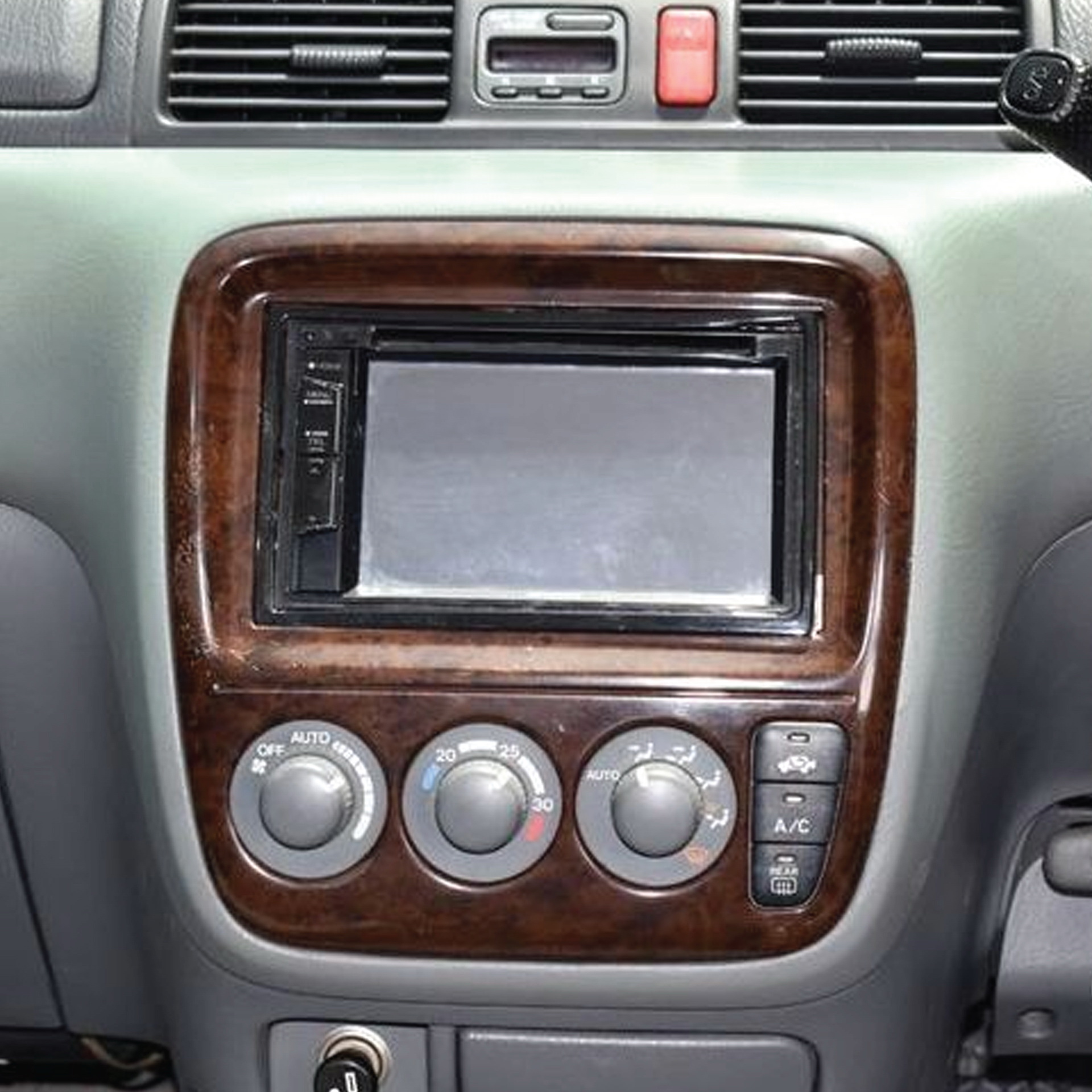 (R071) กรอบ วิทยุใส่จอ 6.2-7 inch. or 2 din. สำหรับรถยนต์ Honda