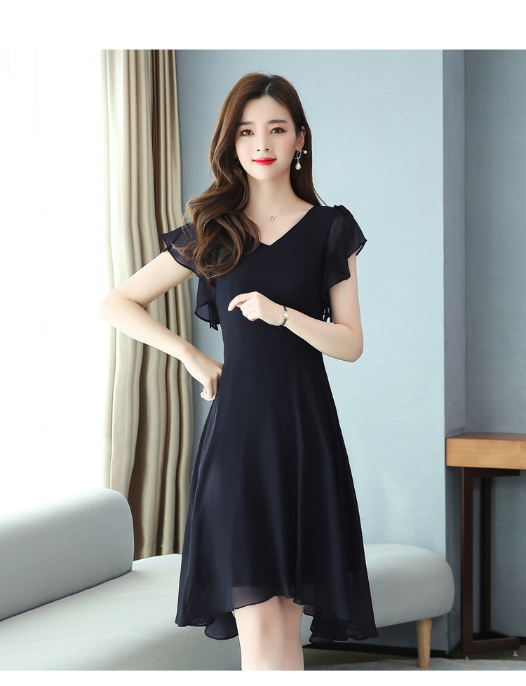 ชุดเดรสสีดำ แขนระบาย ผ้าชีฟอง กระโปรงทรงบานคลุมเข่า สวย สุภาพ เรียบร้อย