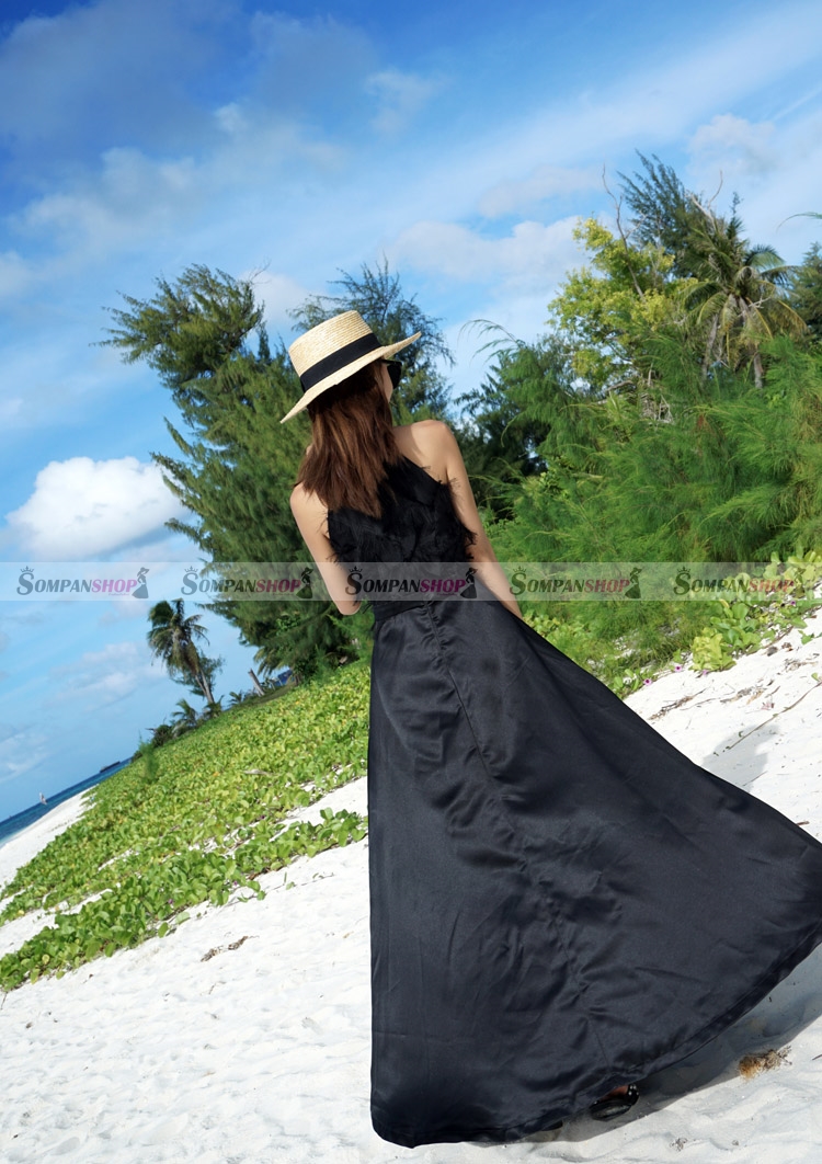 SALE : ชุดเดรสยาวสีดำ แขนกุด แต่งขนฟรุ้งฟริ้งน่ารัก กระโปรงยาวทรงบาน แนวสวยหวาน น่ารักๆ