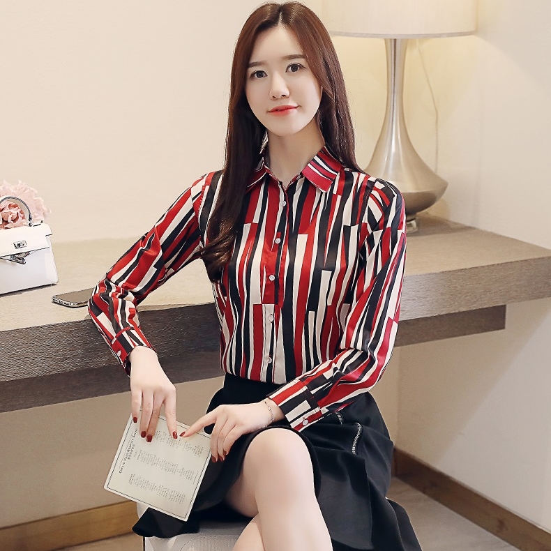Sale เสื้อเชิ้ตผู้หญิงสีแดง แขนยาว ผ้าชีฟอง ลายทางตรง คอปก กระดุมหน้า