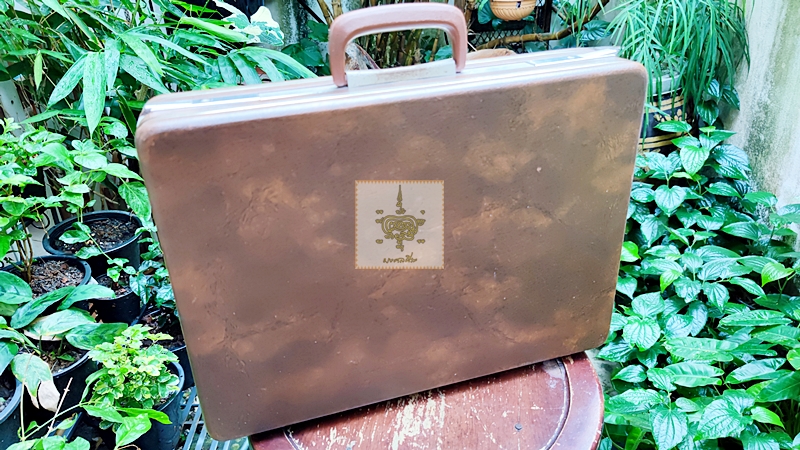 กระเป๋าหนัง เอกสารโบราณ ยี่ห้อ Niyom