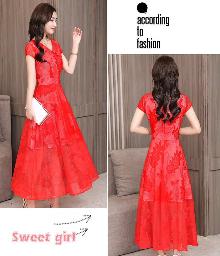 ชุดเดรสลูกไม้สีแดง แขนสั้น กระโปรงยาวคลุมเข่าทรงบาน แนวเรียบๆ สวยหวาน เรียบร้อย ดูดี