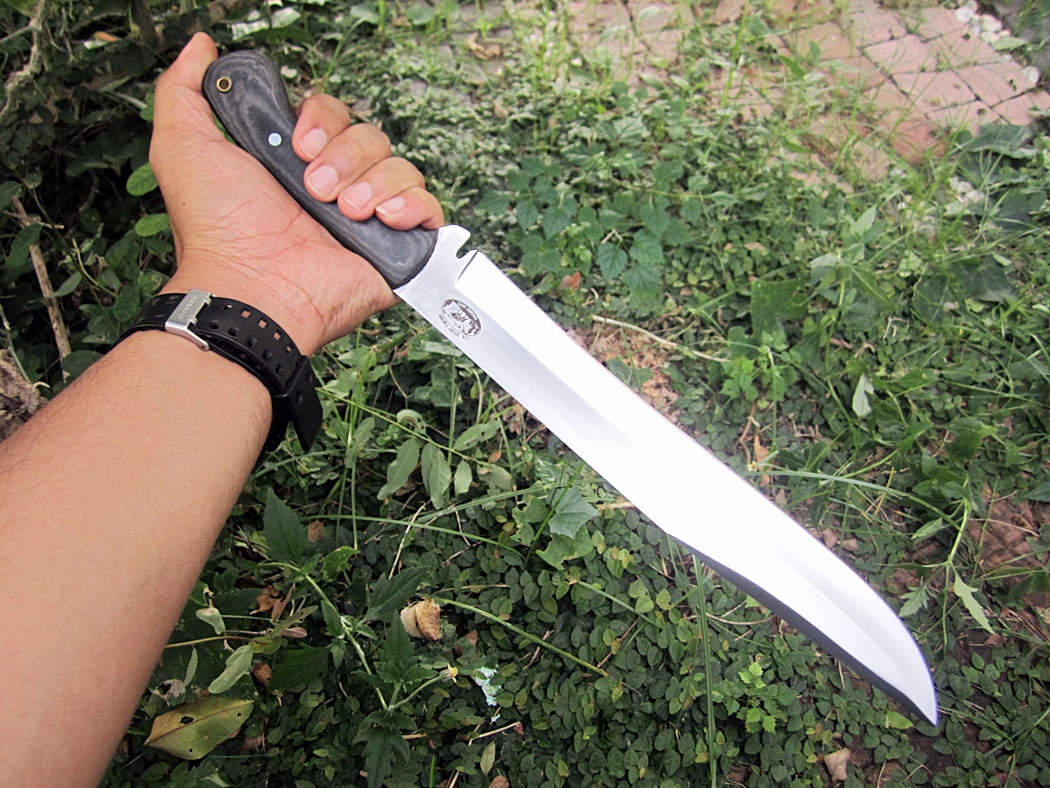 มีดเหล็กd2 IPAK CFK Custom Handmade D2 LARGE Bushcraft BUG-OUT-BAG Survival Machete Knife