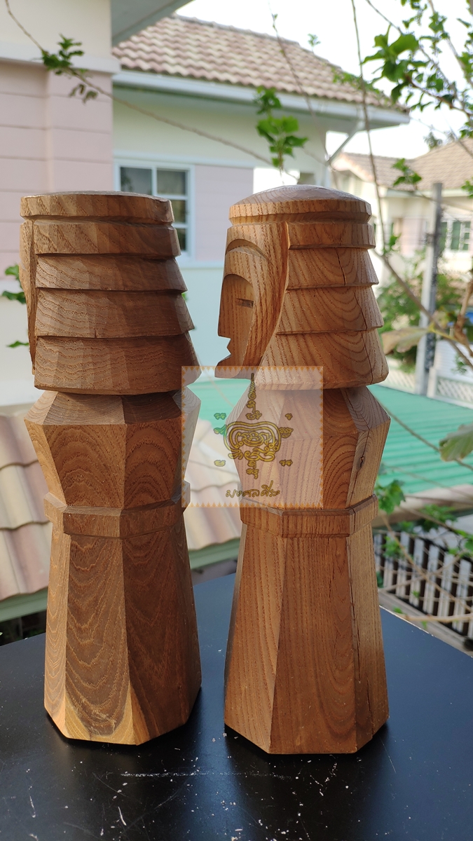 ตุ๊กตาไม้ ชาวไอนุ คู่ที่ 1