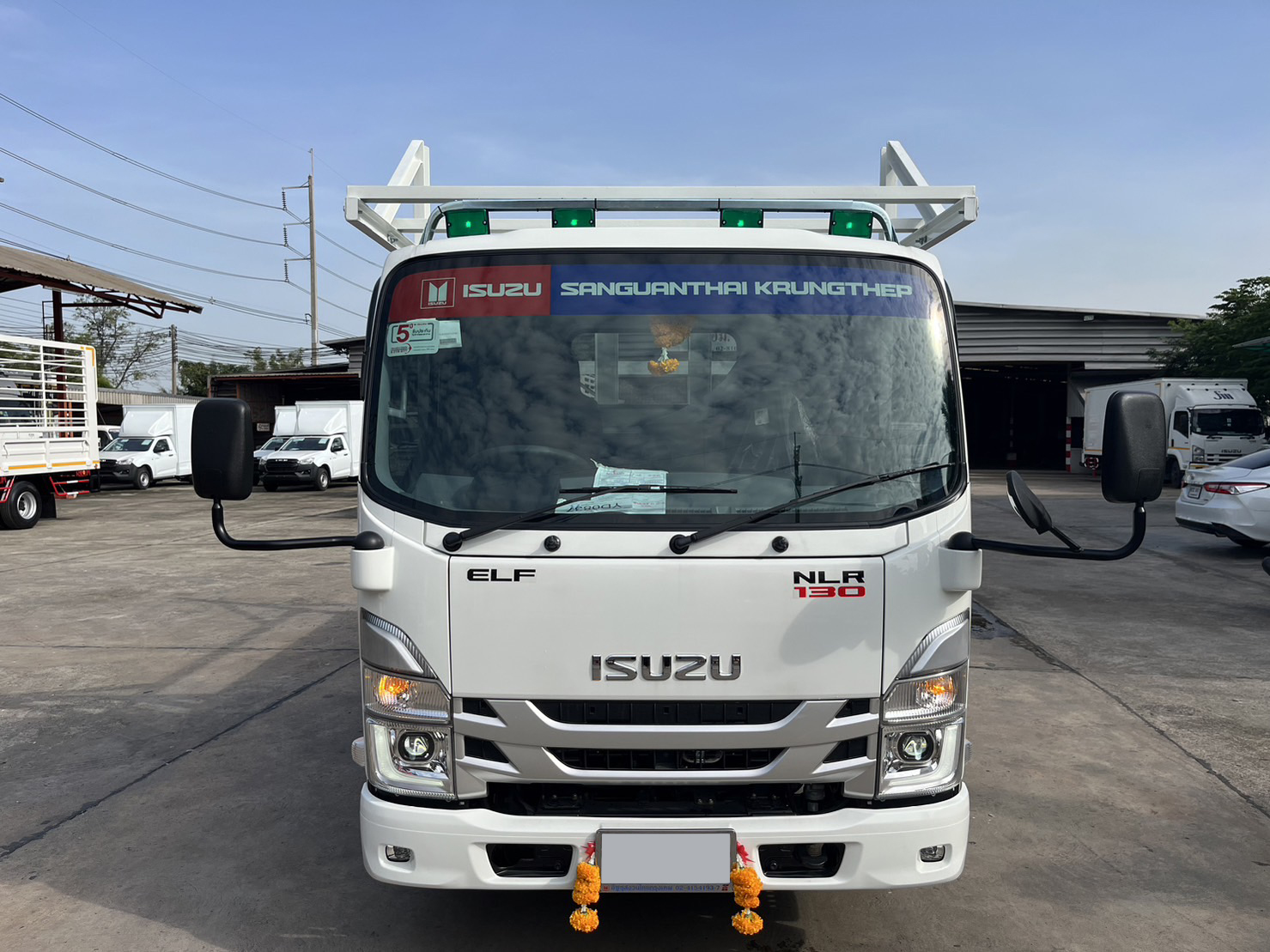 ISUZU NLR Euro 5 Max (ช่วงยาว 3 เมตร) หัวแชสซี (Chassis)