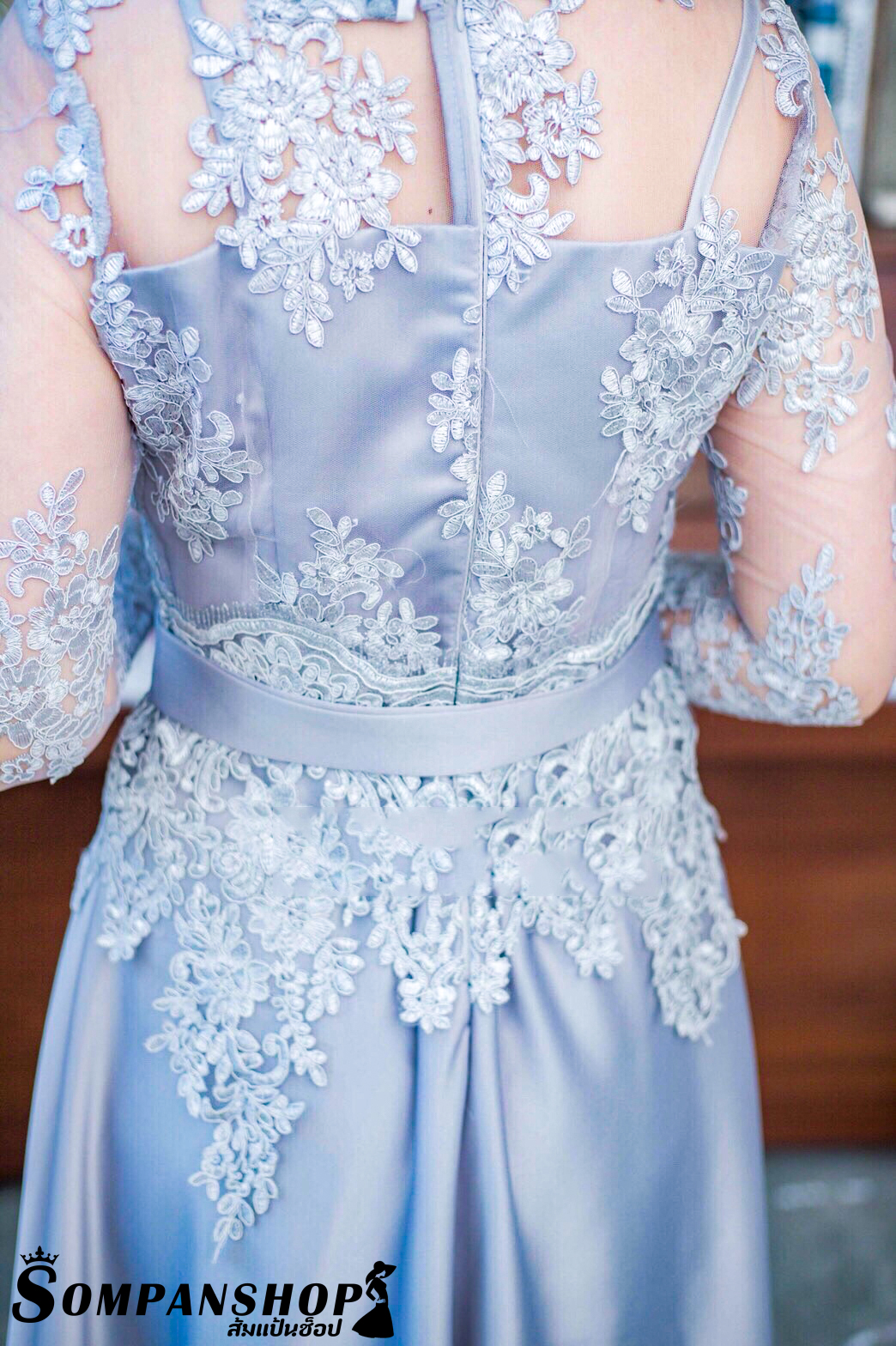 ชุดออกงานราตรียาวสีเทา แขนยาวปักลูกไม้ กระโปรงยาวผ้าไหมอิตาลี เรียบหรูดูแพง ชุดไปงานแต่งผู้ใหญ่ ชุดราตรีผู้ใหญ่