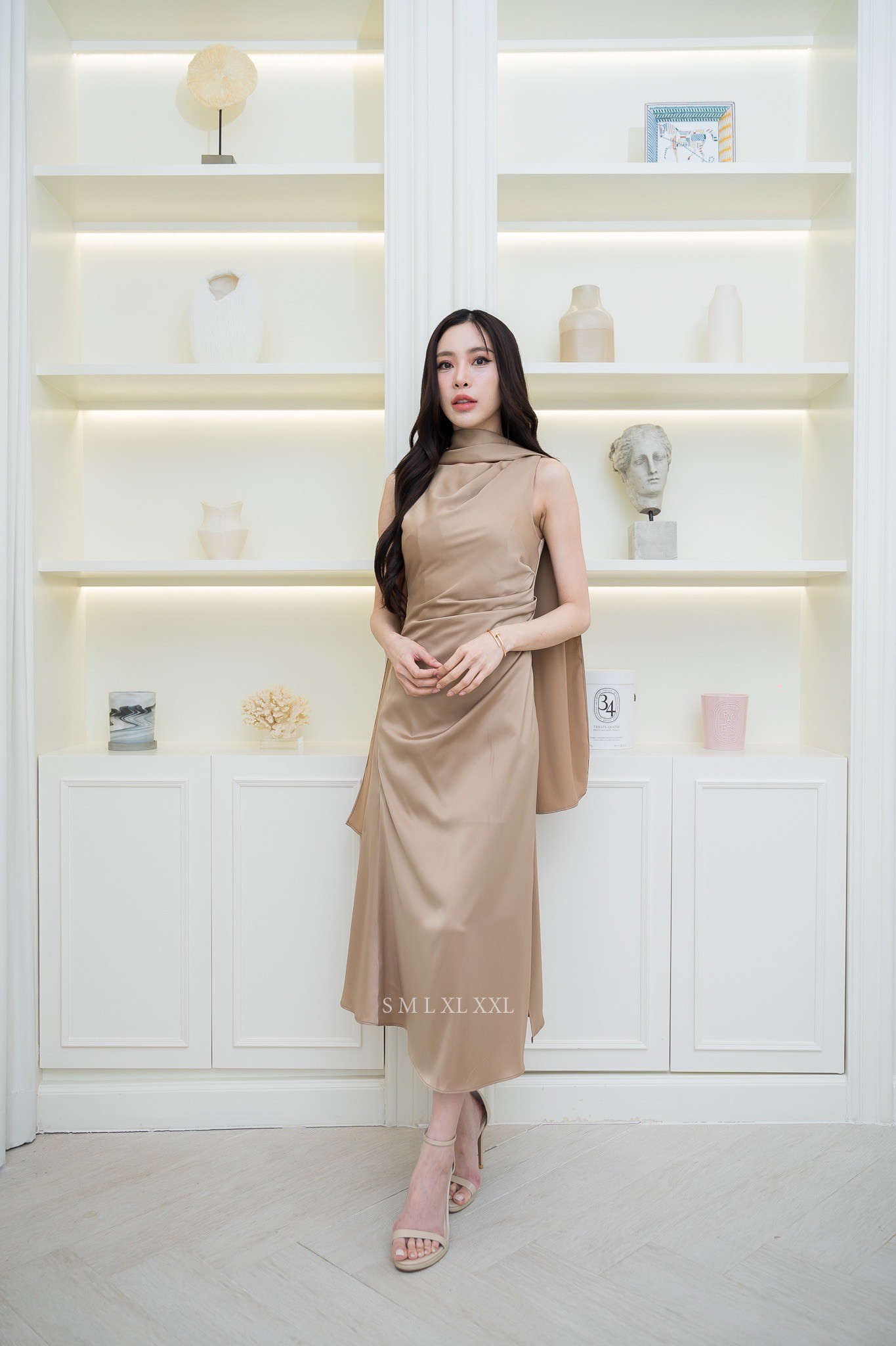 ชุดเดรสสั้นแขนกุด มาพร้อมผ้าคลุมไหล่สวยเก๋ ชุดไปงานแต่งงาน ชุดออกงาน ชุดเพื่อนเจ้าสาว