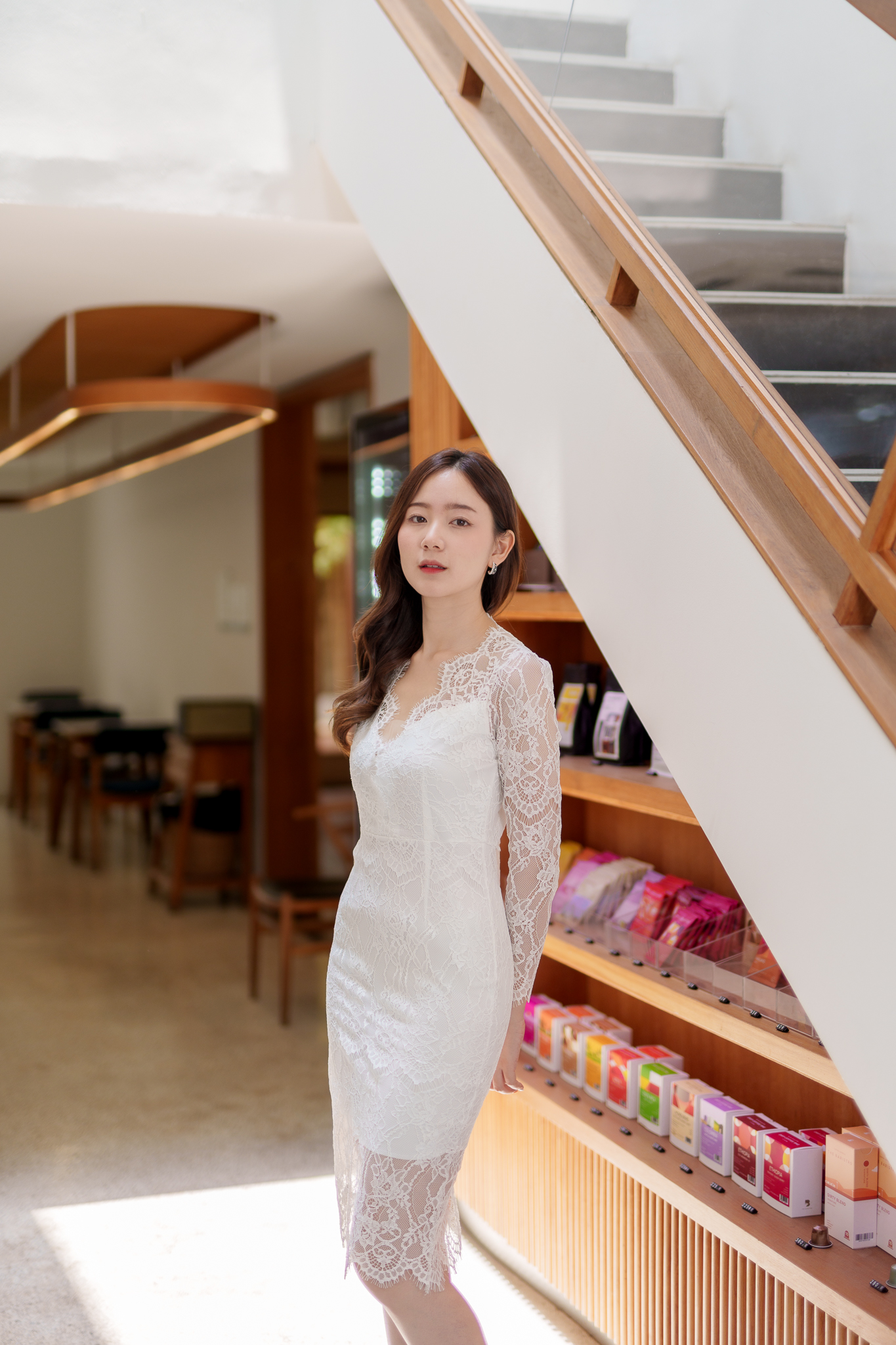 ชุดเดรสลูกไม้สีขาว เรียบหรู สวยดูดี ใส่ออกงาน ชุดไปงานแต่ง ชุดงานหมั้น ชุดมินิมอล