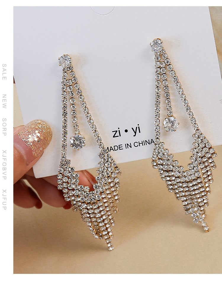 ตุ้มหู/ต่างหูยาวเพชรห้อยระย้าสีเงิน เรียบหรู สวยมากๆ