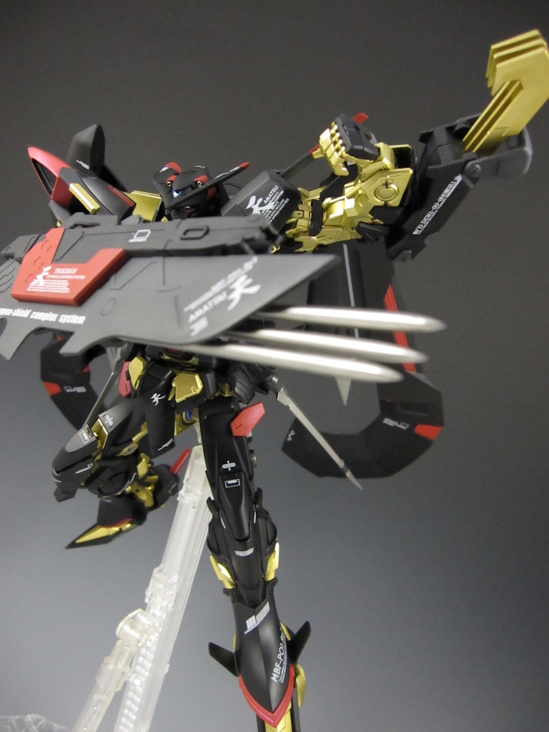 Painted Build : 1/100 GUNDAM ASTRAY GOLD FRAME AMATSU by Albertplan