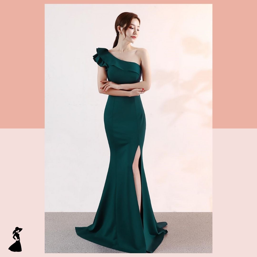 ชุดราตรี ชุดออกงาน ชุดไปงานแต่งงานสีเขียว เดรสยาวไหล่เฉียง แนวเรียบหรู สวยหรู ดูดี