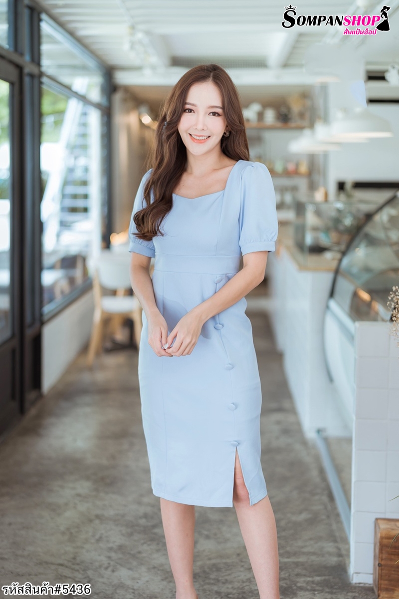 ชุดเดรสสั้นสีฟ้า แขนสั้น ทรงเอเข้ารูป เรียบๆ สวย ดูดี ใส่ทำงานได้