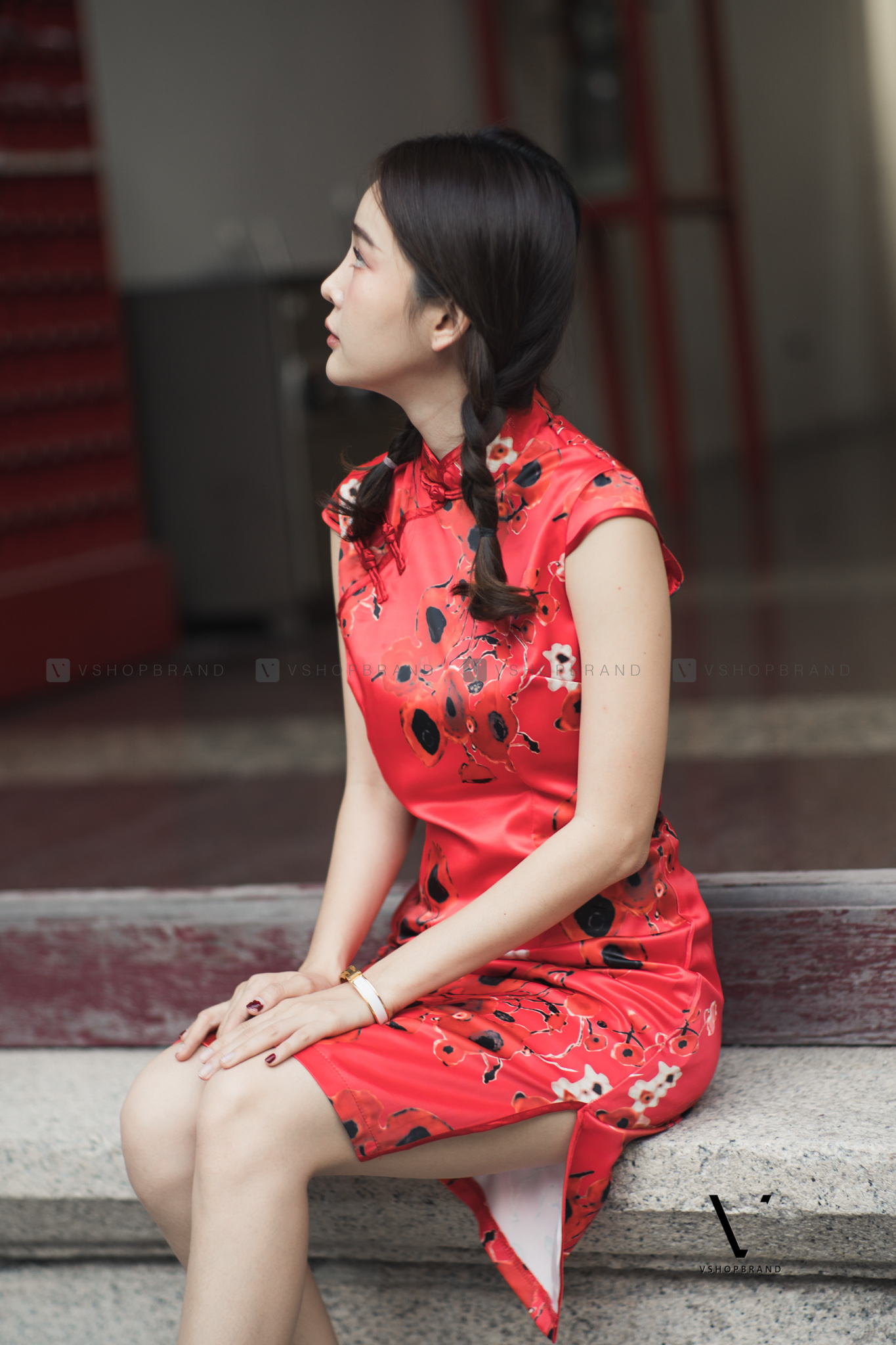 ชุดเดรสสั้นกี้เพ้าพิมพ์ลายดอกบ๊วย ทรงเข้ารูป