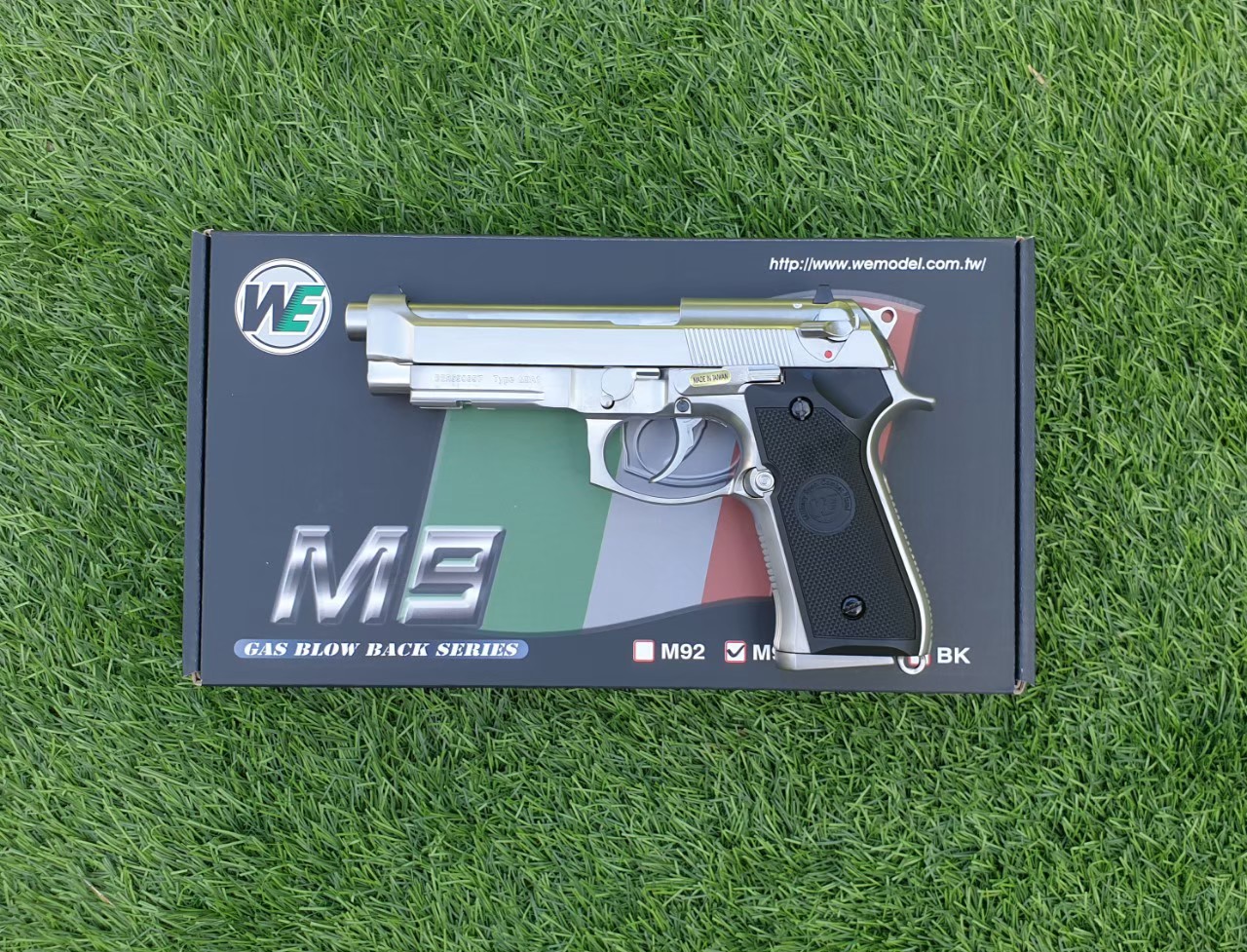 ปืนอัดแก๊ส WE รุ่น Beretta M9A1 สีเงิน (GAS System)