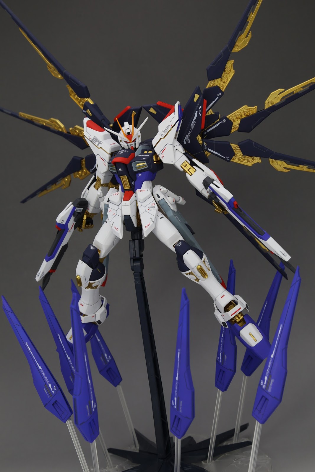 Painted Build : MG STRIKE FREEDOM GUNDAM by 高达传教士