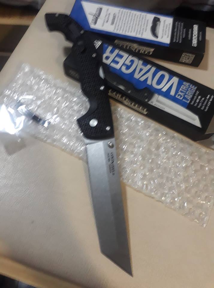 มีดพับ Cold Steel Voyager XL 5.5 in Tanto Plain Black GFN Handle 29AXT Japanese AUS10A Alloy