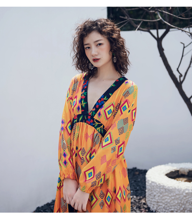 ชุดเดรสยาวสีเหลืองลายโบฮีเมียน แฟชั่นเที่ยวทะเลสวยๆ ชุดเดินเล่นริมทะเล