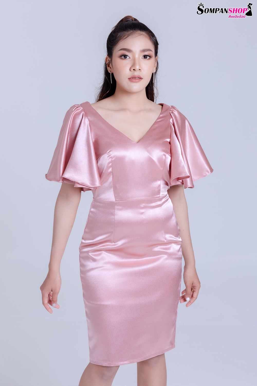 ชุดราตรี ชุดไปงานแต่งงาน ชุดเดรสออกงานสั้นสีชมพู ทรงเอเข้ารูป แขนระบาย แนวเรียบหรู