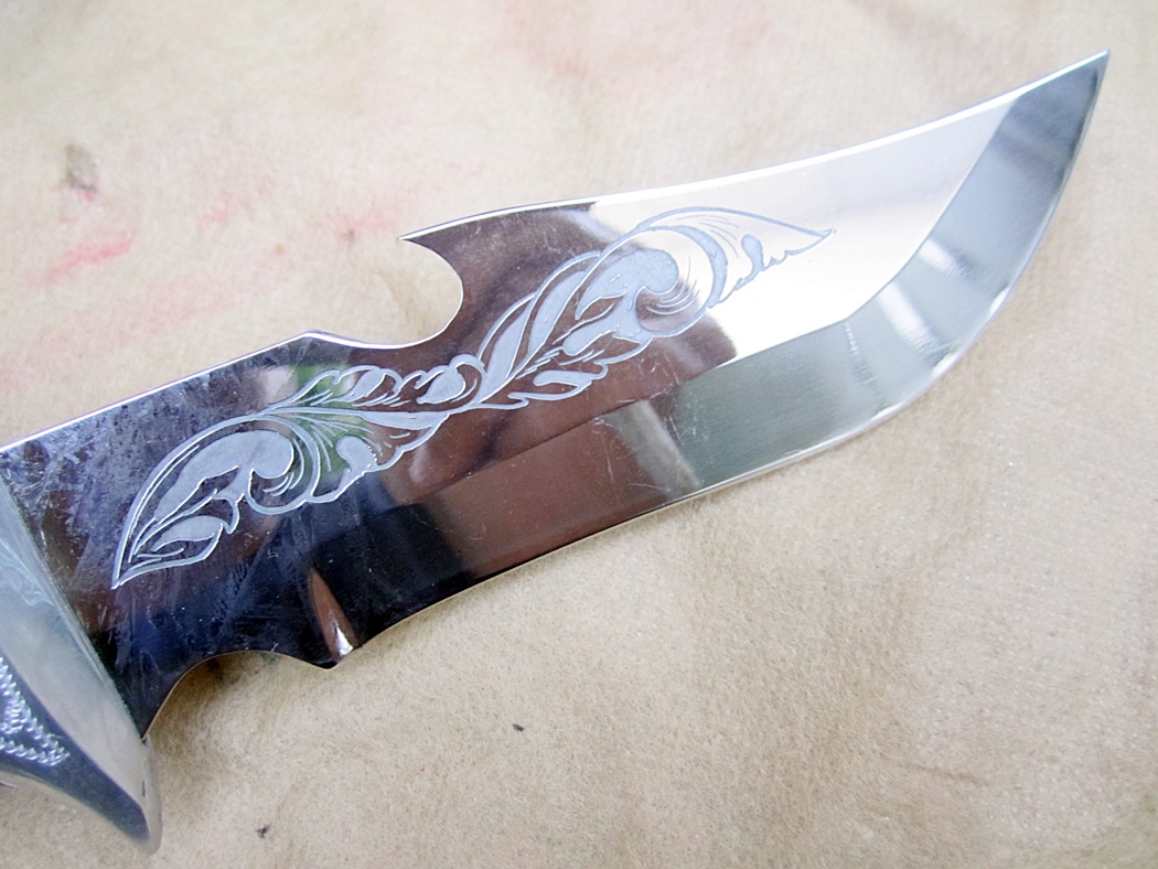 มีดรัสเซีย (R1)