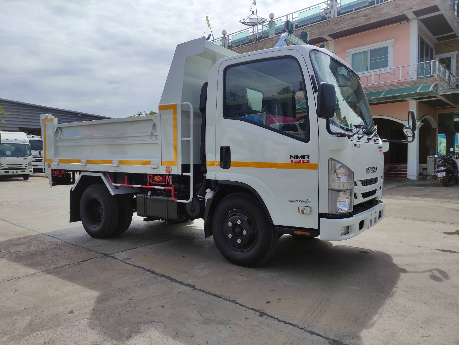 ISUZU NMR Euro 5 Max (ช่วงยาว 4.3 เมตร) หัวแชสซี (Chassis)