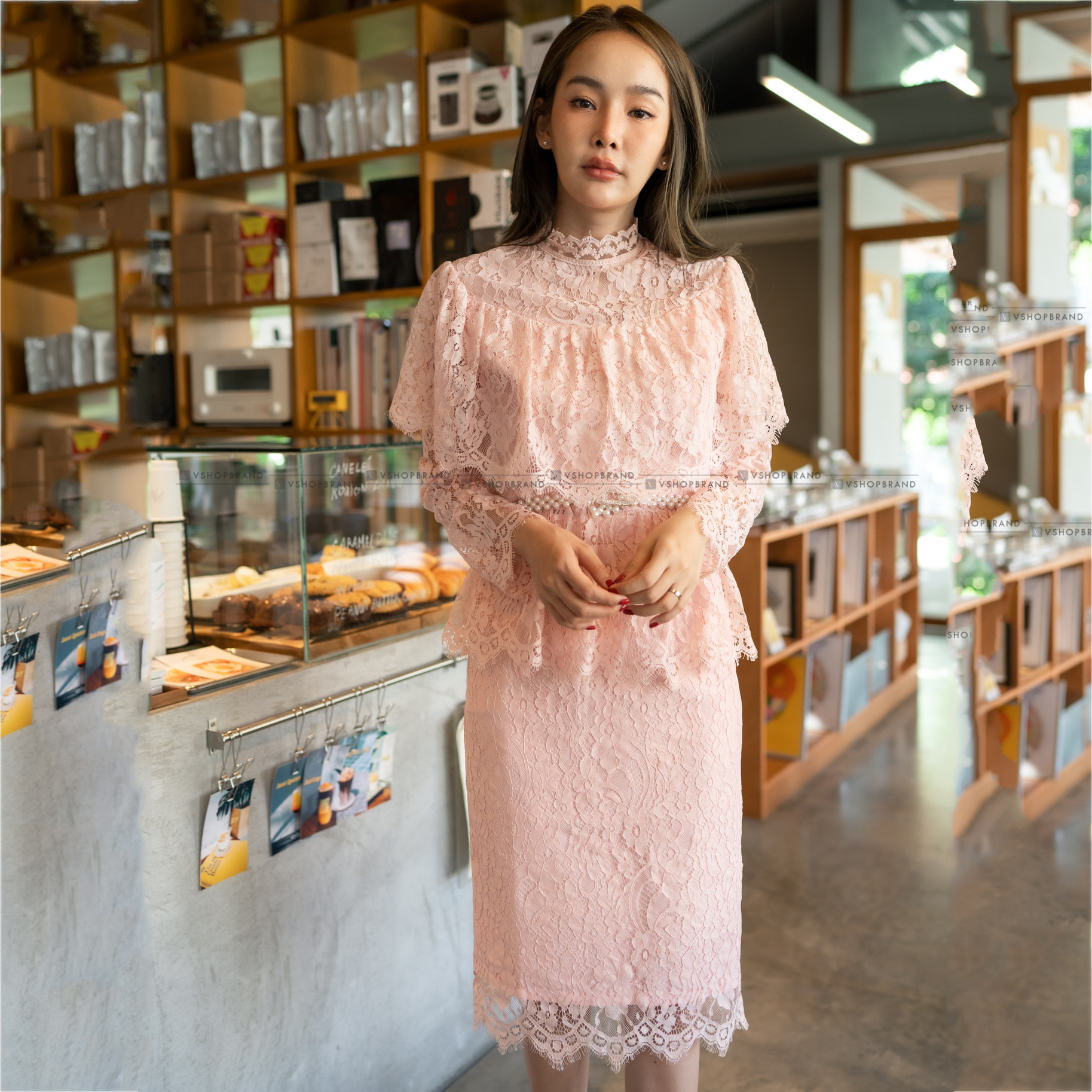 แฟชั่น เดรสออกงานลูกไม้ สไตลฺเรียบหรู ใส่ออกงาน ใส่ไปงานแต่ง ใส่ทำงาน สุดคุ้มในชุดเดียว